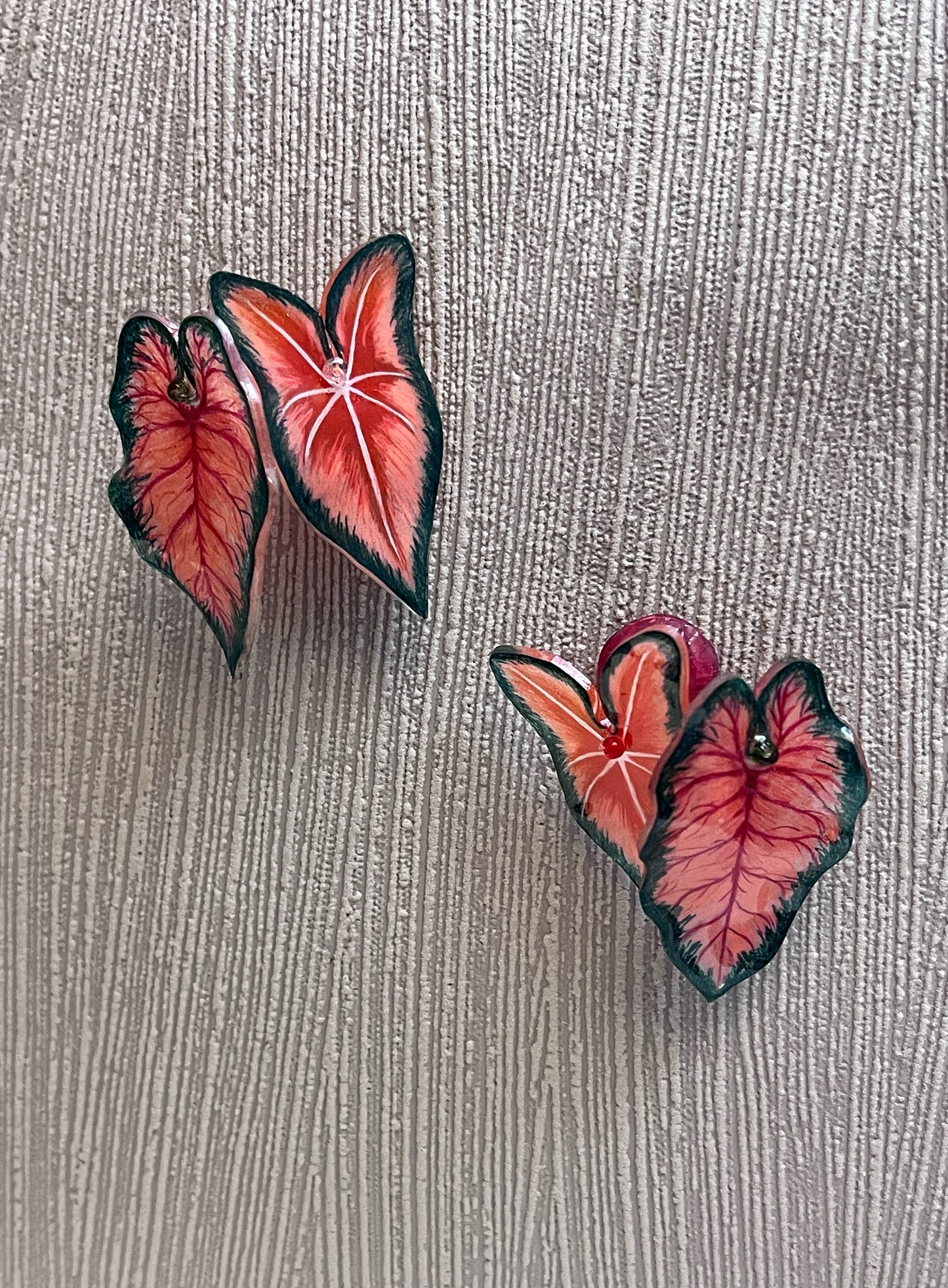 Caladium „Mixblätter“ – Duo-Ohrringe