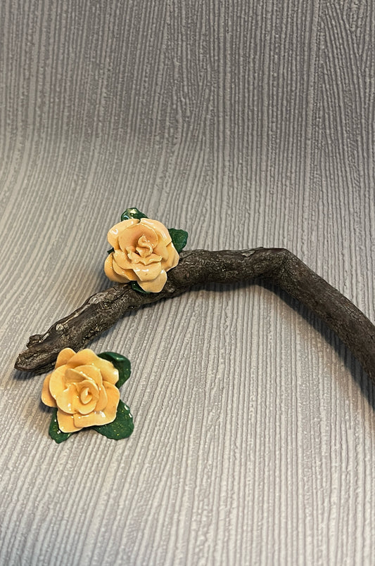 Apricot Camellia — Ohrringe