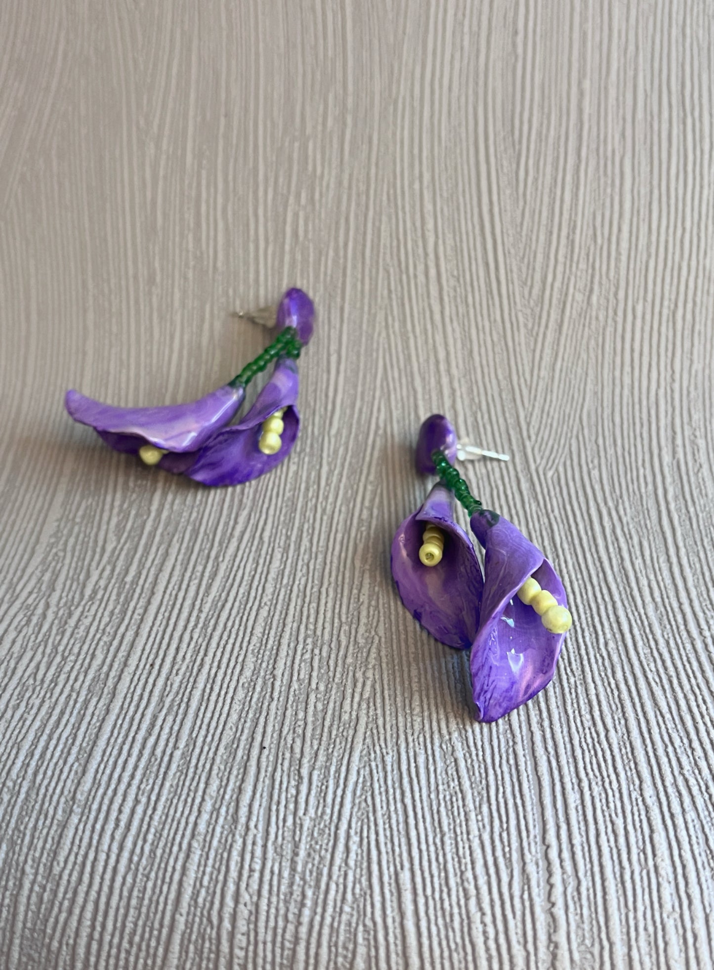 Violette Calla — Ohrringe