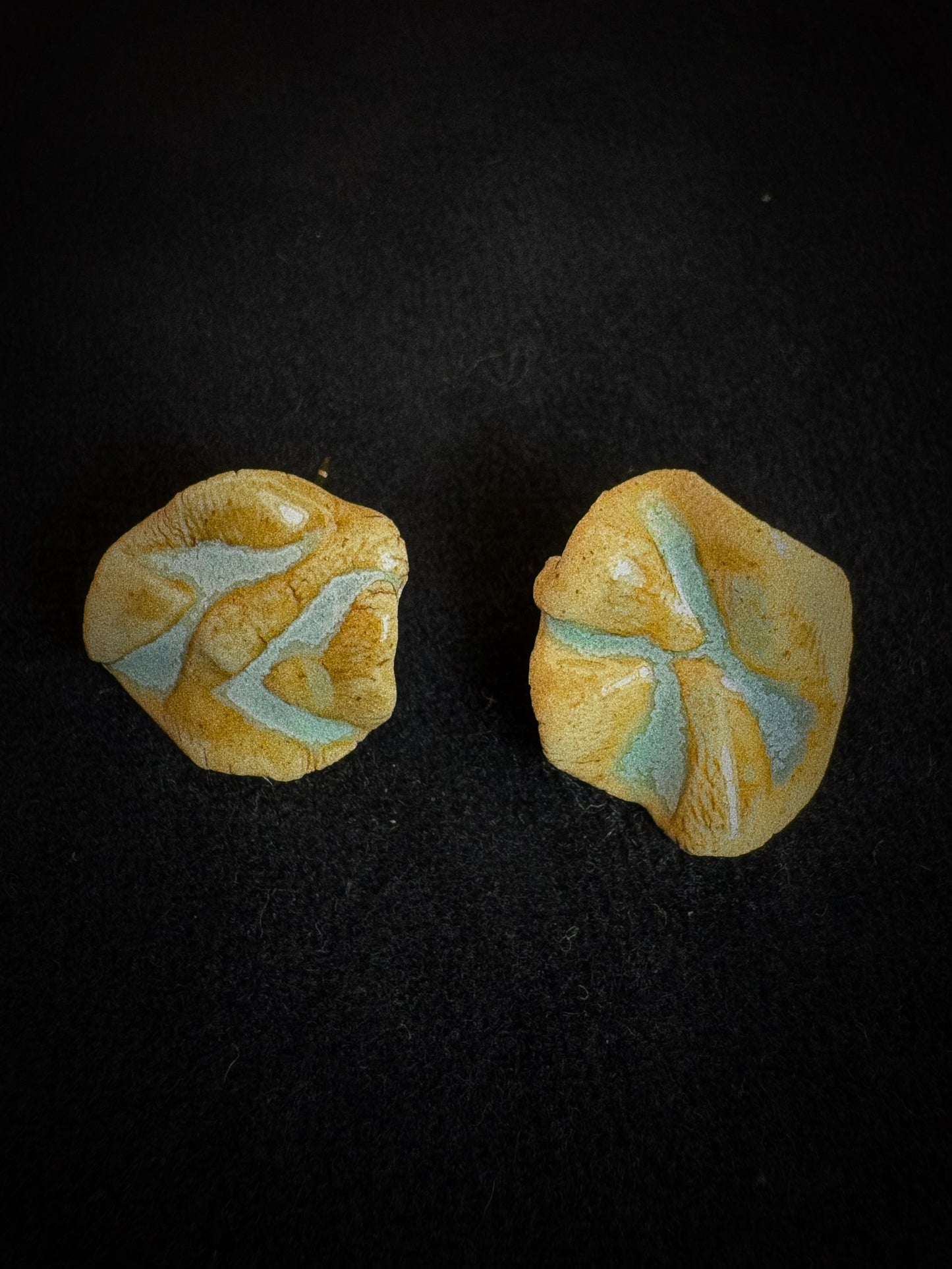 ORGANIC FORM – “Folded Earth Vein“